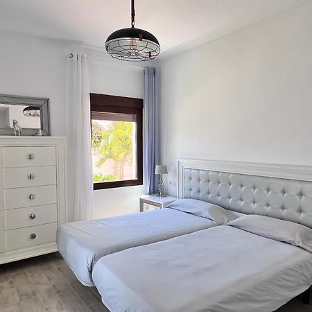 Pirata Bungalow Sea Front Estepona Extérieur photo