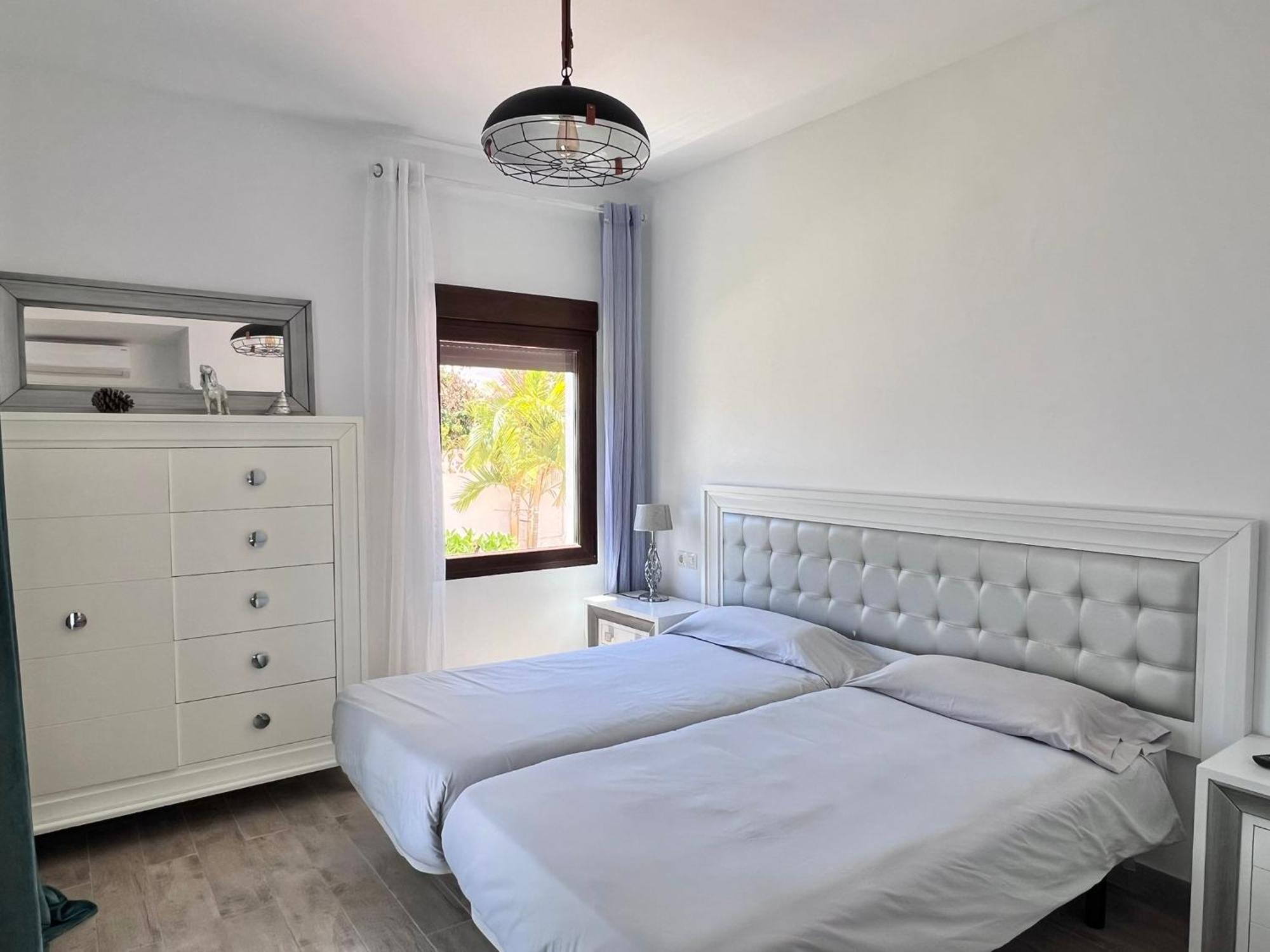 Pirata Bungalow Sea Front Estepona Extérieur photo