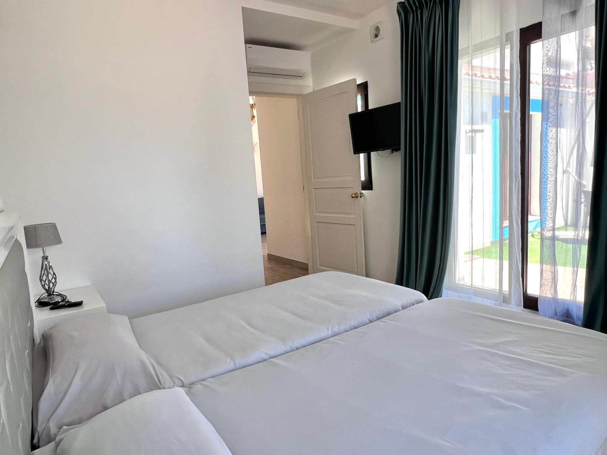 Pirata Bungalow Sea Front Estepona Extérieur photo